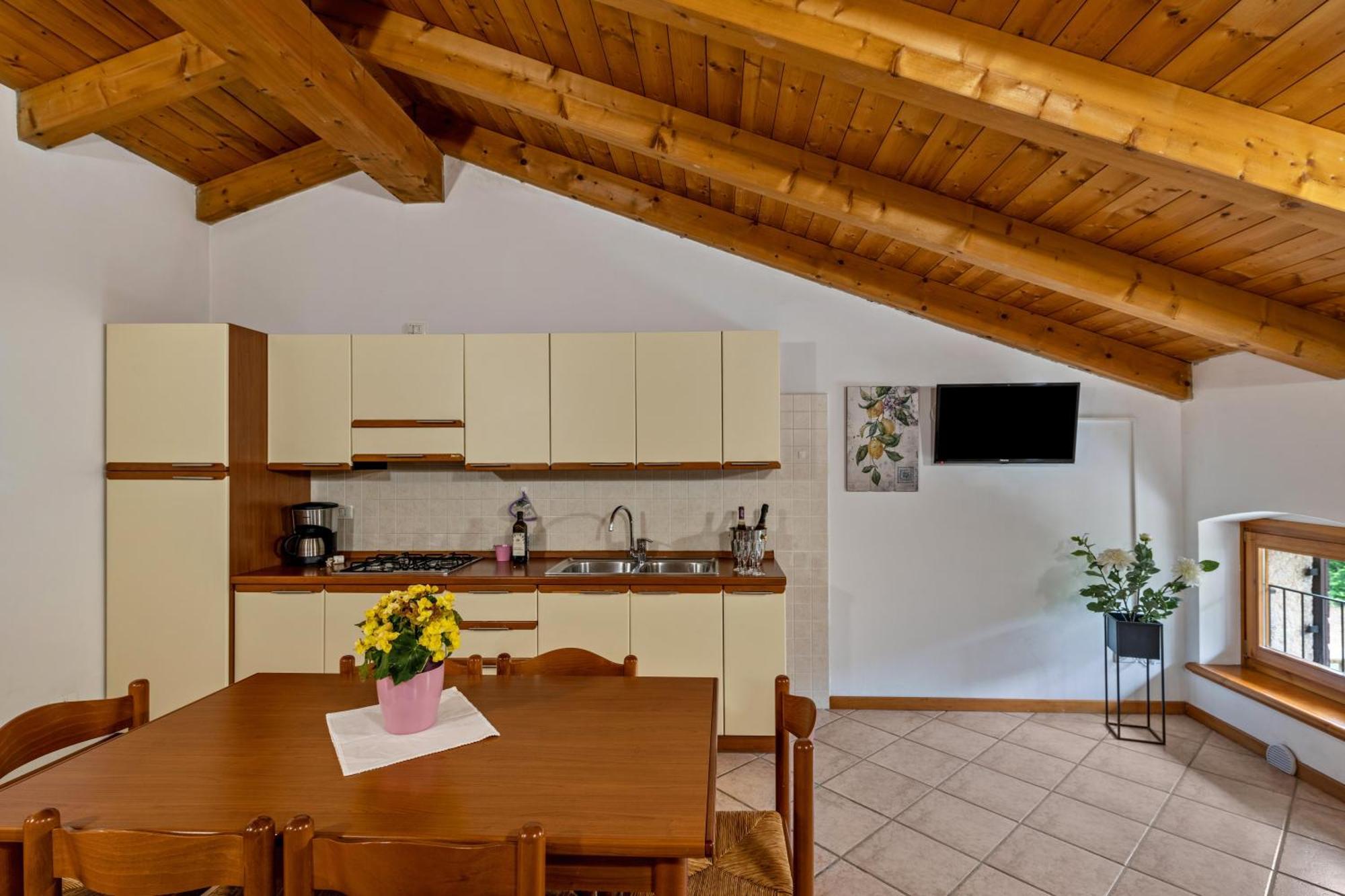 Apartment Colombare Teboi
