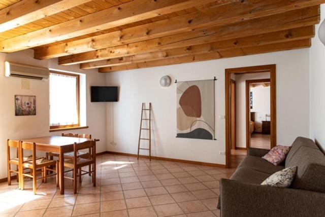 Apartment Colombare Teboi *